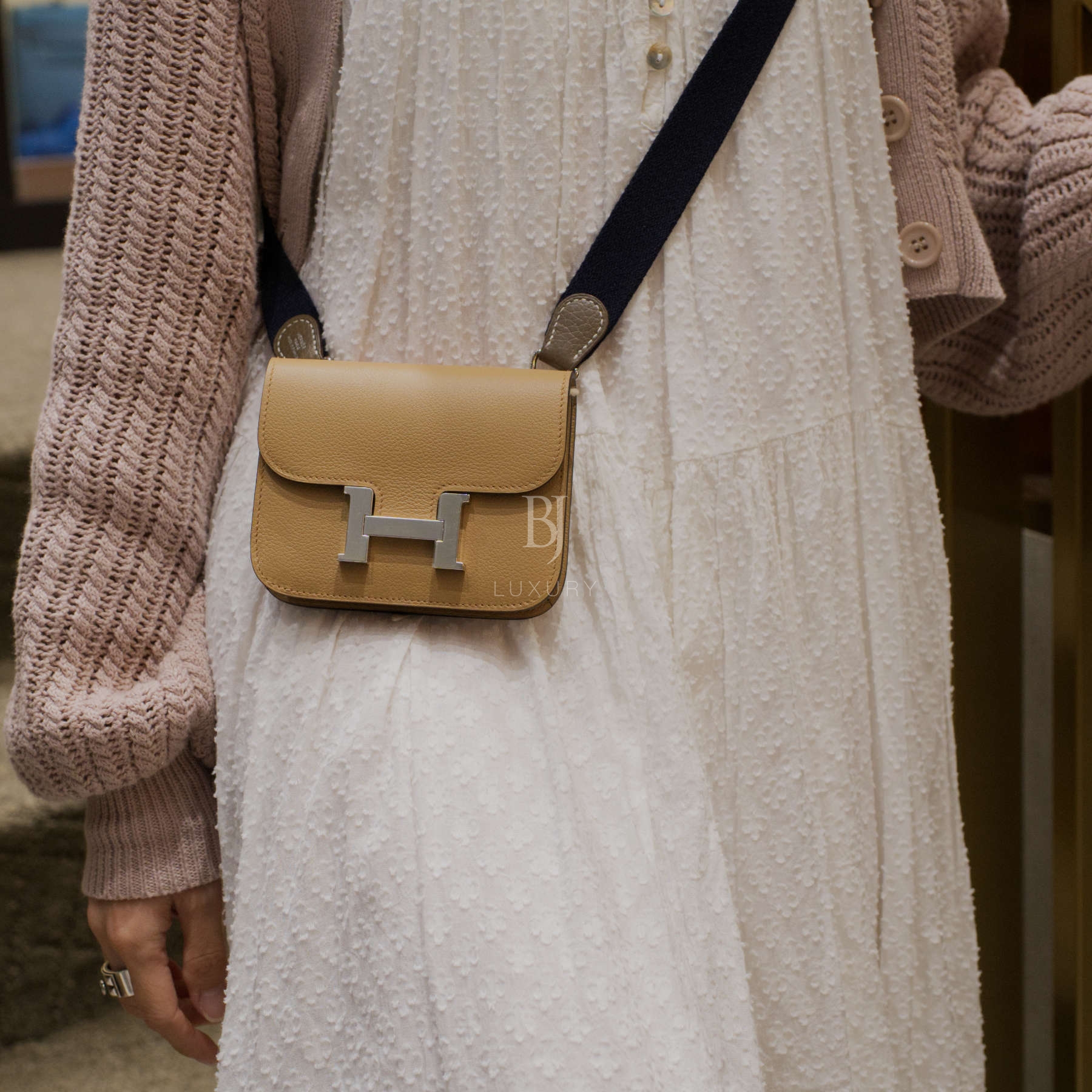 BAGACHARM-BIRKINHOOKS-BEIGE-CHEVRE-Constance worn.jpg