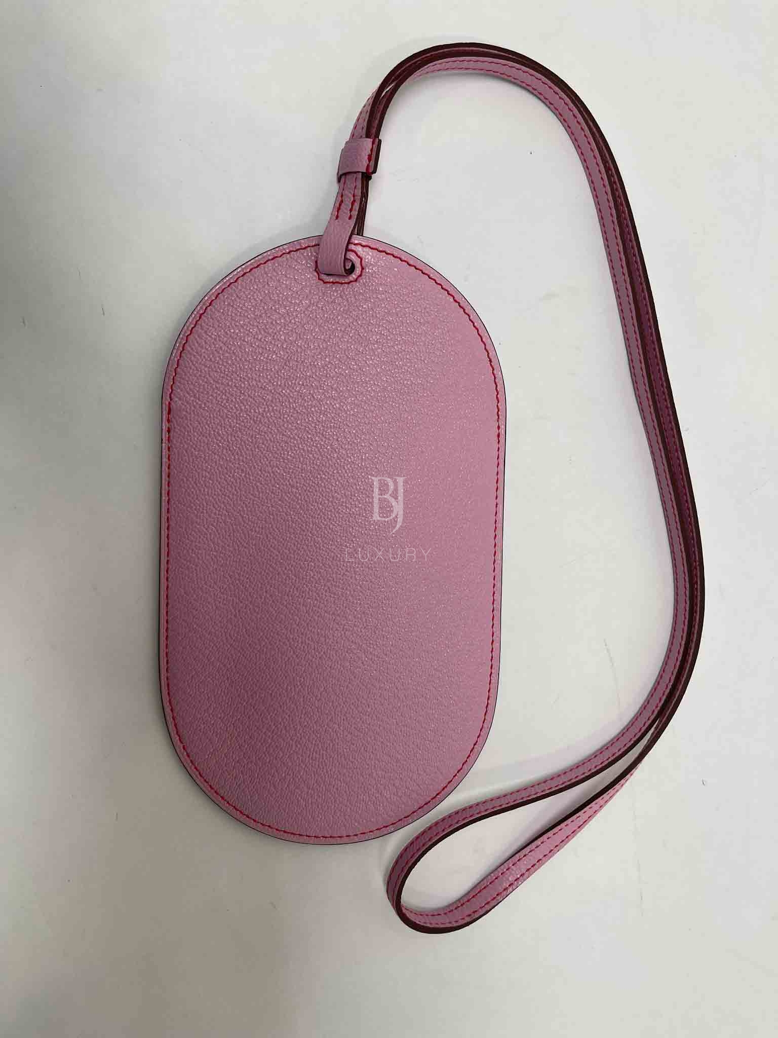 HERMES-TELEPHONEINTHELOOPTOGOCOVER-PM-MAUVESYLVESTRE-CHEVRE-Photo 17-12-22, 10 32 29 AM.jpg