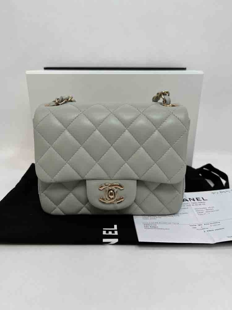 CHANEL-FLAPBAG-MINI-GRAY-LAMBSKIN-IMG_9918.jpg