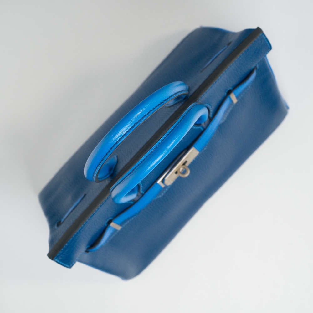 HERMES-BIRKINHSS-30-BLUE-CHEVRE-7181 topdown.jpg