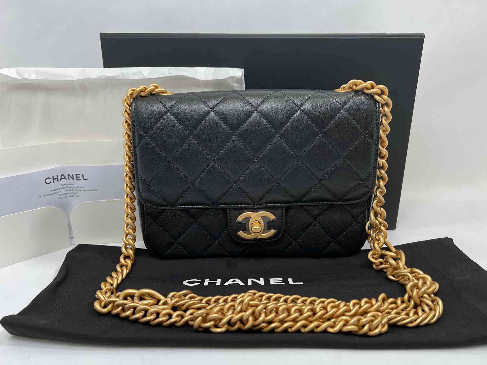 CHANEL-FLAPBAG-SMALL-BLACK-CAVIAR-Photo 11-7-23, 10 47 29 AM.jpg
