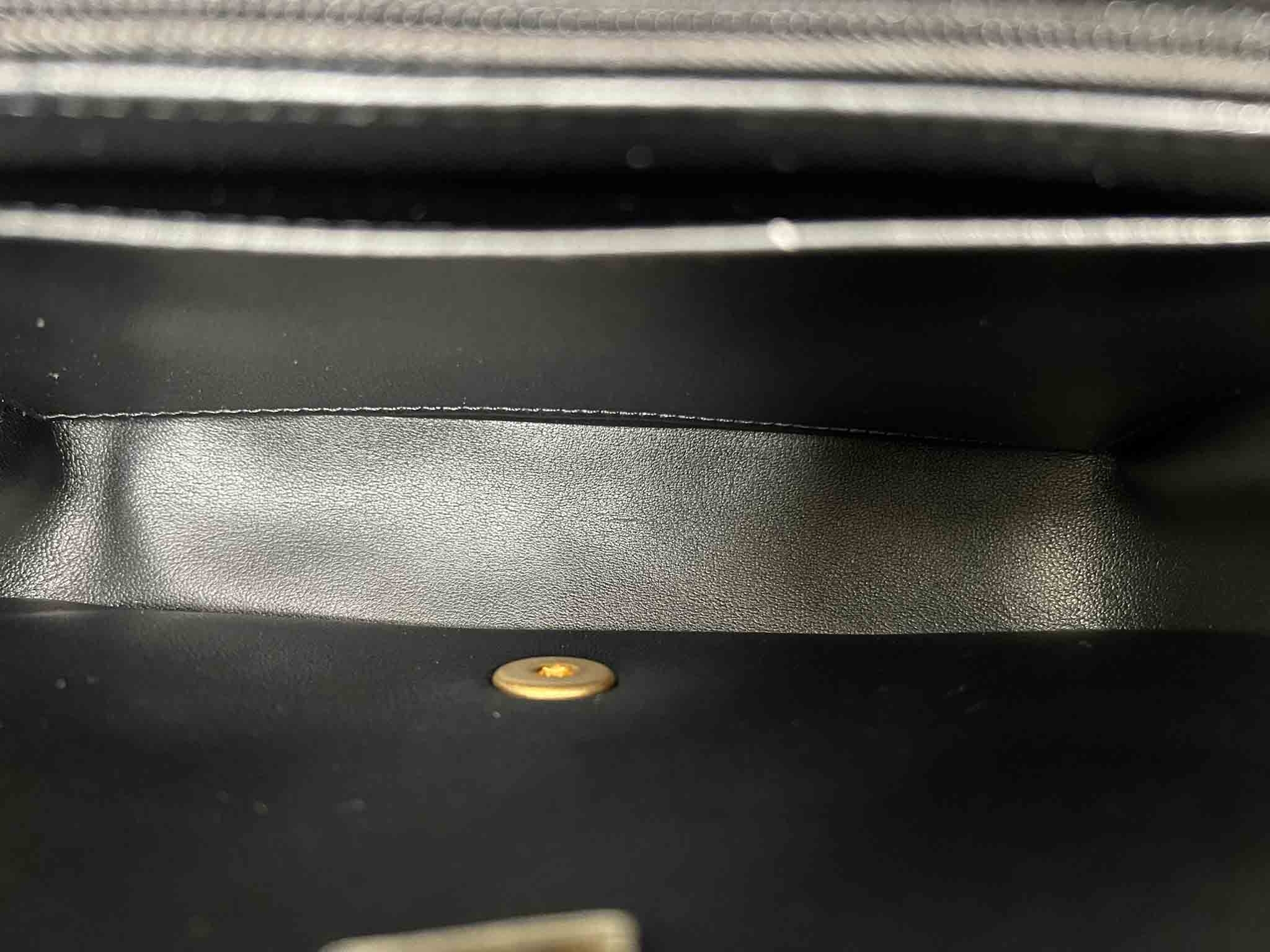 CHANEL-FLAPBAG-SMALL-BLACK-CAVIAR-Photo 11-7-23, 11 00 16 AM.jpg