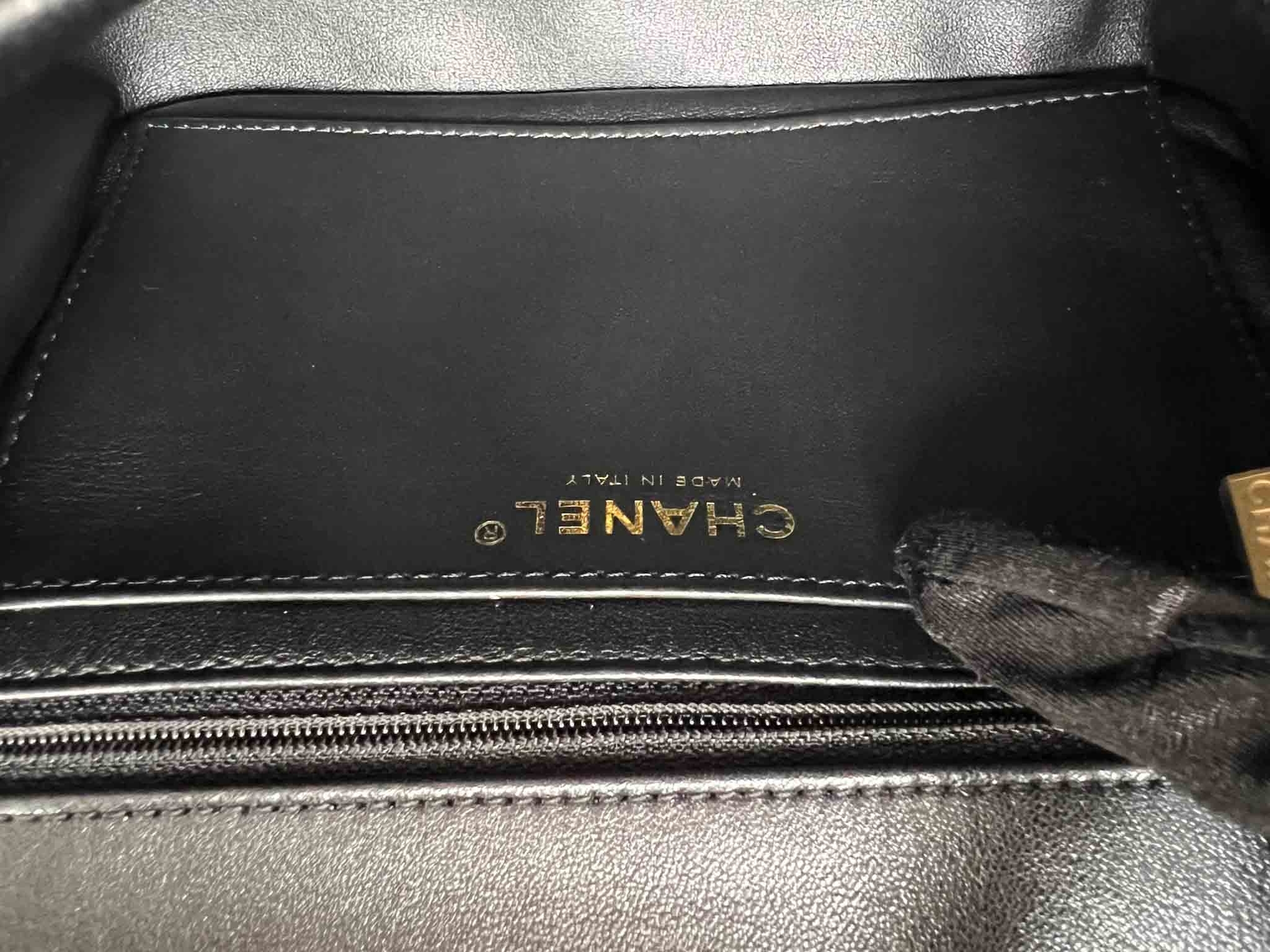 CHANEL-FLAPBAG-SMALL-BLACK-CAVIAR-Photo 11-7-23, 11 00 27 AM.jpg