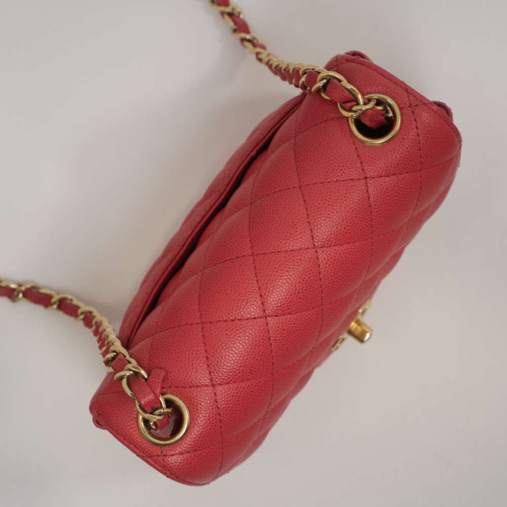 CHANEL-FLAPBAG-16-CORAL-CAVIAR-7503 topdown.jpg