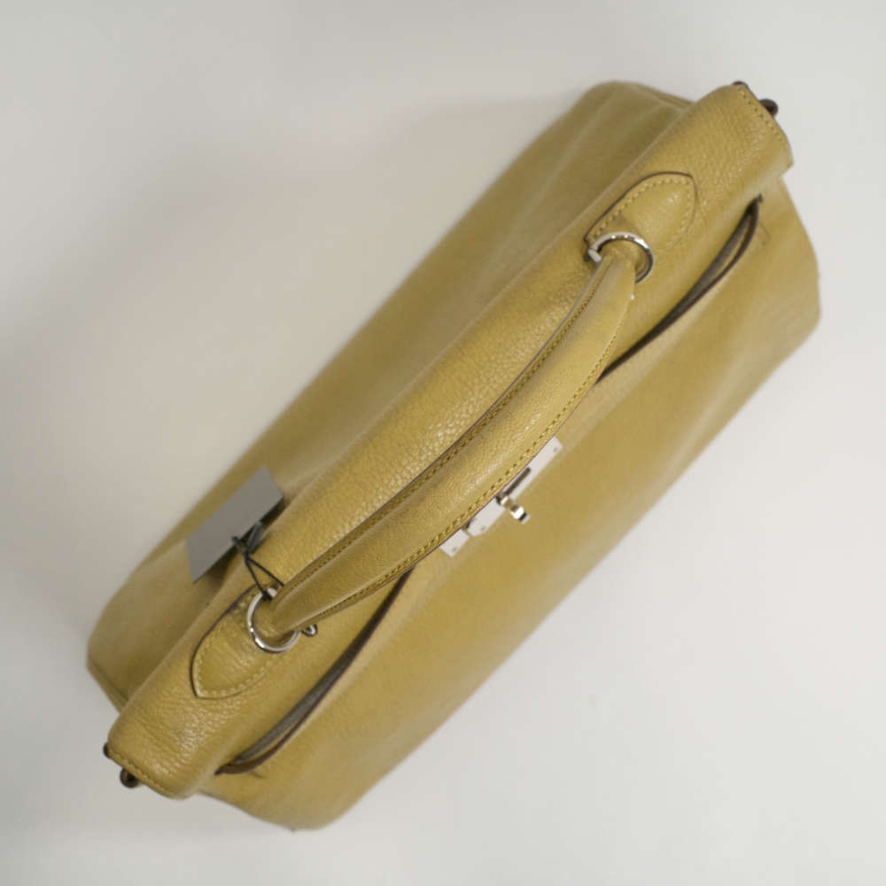 HERMES-KELLYRETOURNE-35-VERTCHARTREUSE-CHEVREMYSORE-7545 topdown.jpg
