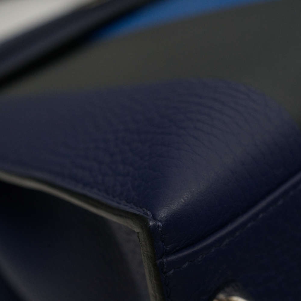 HERMES-KELLYLETTRE-28-BLEUENCRE-CLEMENCE-7686 corner1.jpg