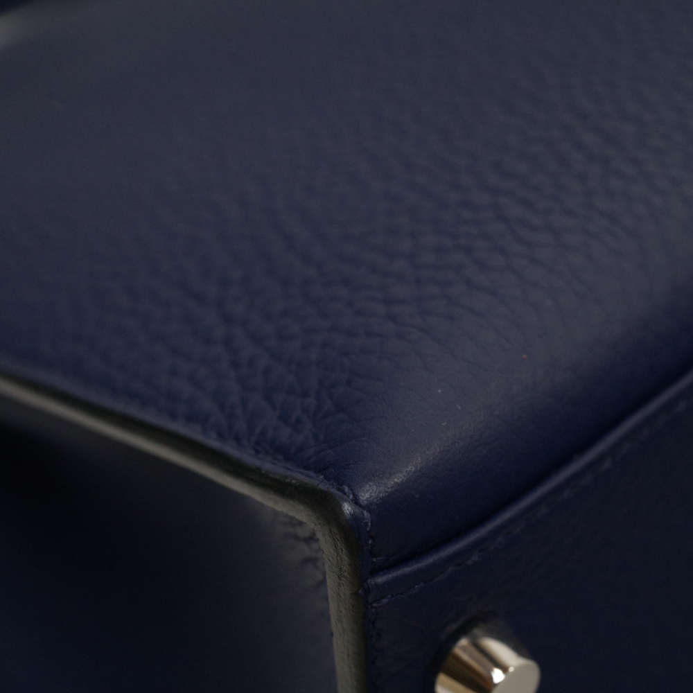 HERMES-KELLYLETTRE-28-BLEUENCRE-CLEMENCE-7686 corner3.jpg