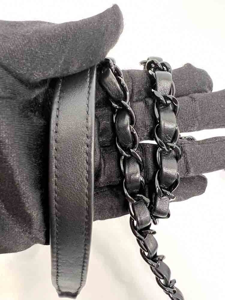 CHANEL-FLAPBAG-MEDIUM-SOBLACK-LAMBSKIN-IMG_1369_jpg.jpg