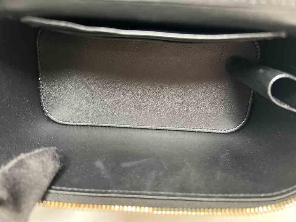 CHANEL-VANITY-MINI-BLACK-LAMBSKIN-IMG_5632_jpg.jpg