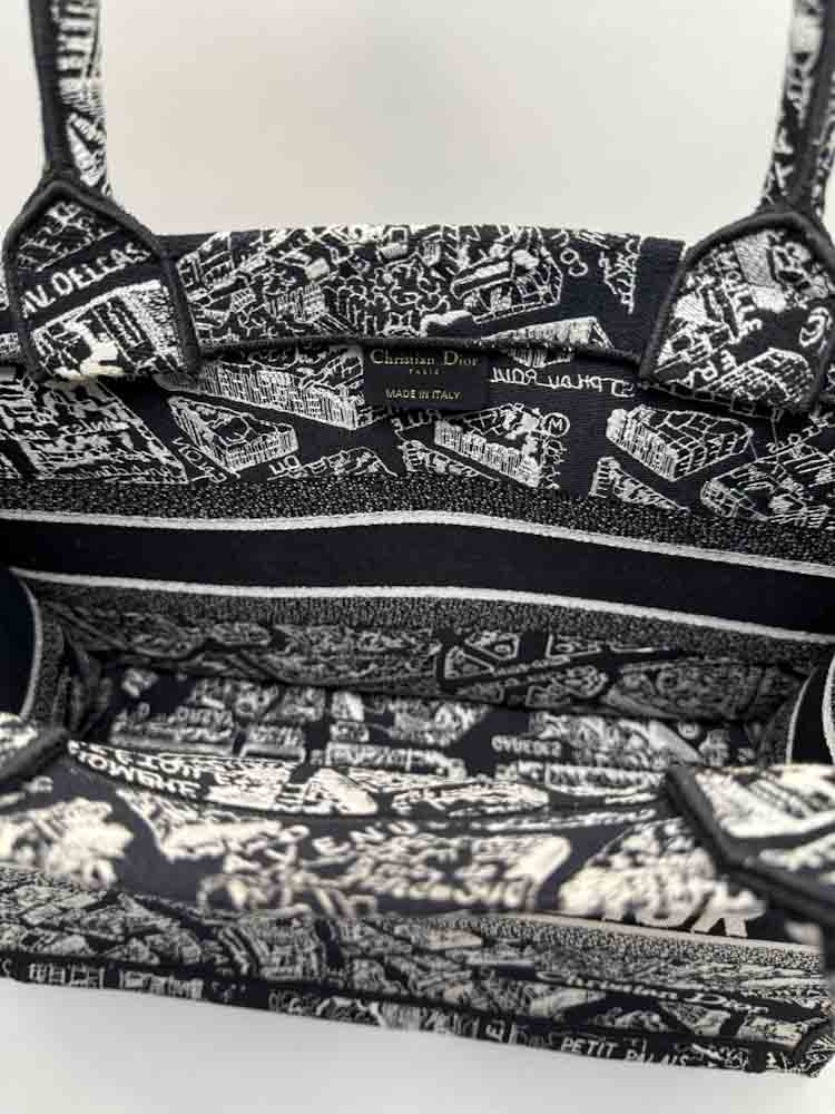 CHRISTIANDIOR-BOOKTOTE-MEDIUM-BLACK,WHITE-FABRIC-Photo 21-11-25, 1 46 31 PM.jpg