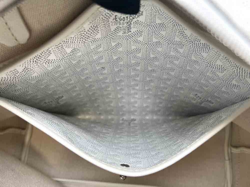 GOYARD-SAINTLOUISTOTEBAG-PM-WHITE-COATEDCANVAS-IMG_1220_jpg.jpg