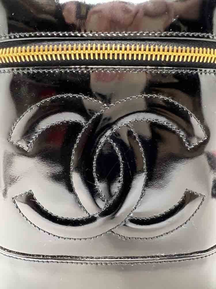 CHANEL-VANITY-LARGE-BLACK-PATENT-IMG_6641.jpg