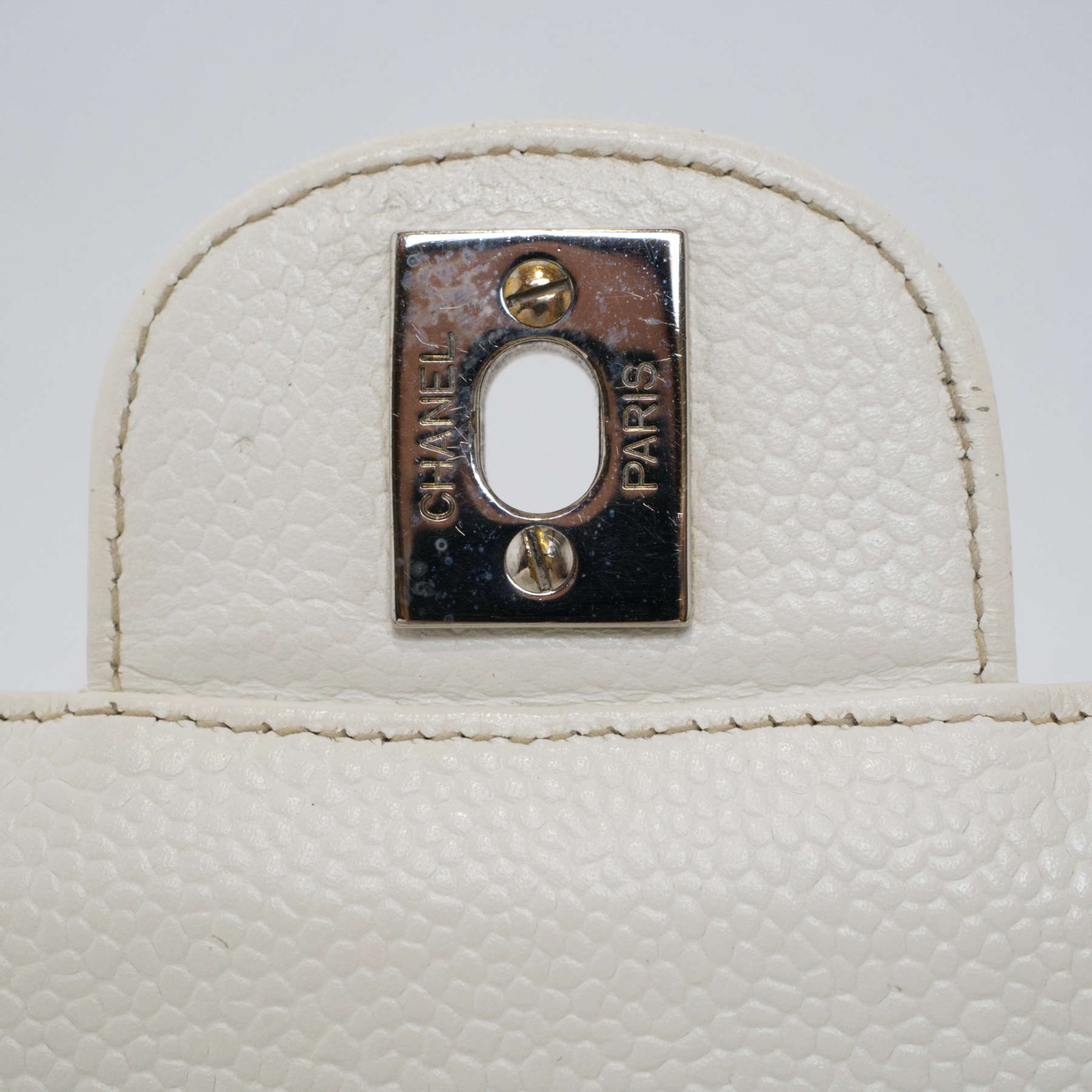 CHANEL-CLASSICHANDBAG-MEDIUM-WHITE-CAVIAR-4608 hw under.jpg