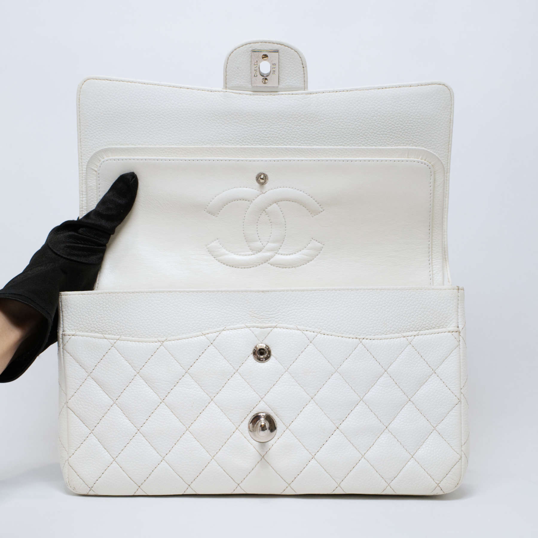 CHANEL-CLASSICHANDBAG-MEDIUM-WHITE-CAVIAR-4608 open all2.jpg