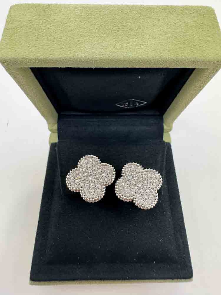 VANCLEEFANDARPELS-MAGICALHAMBRAEARRINGS-WHITE-18KWHITEGOLD-IMG_4707.jpg