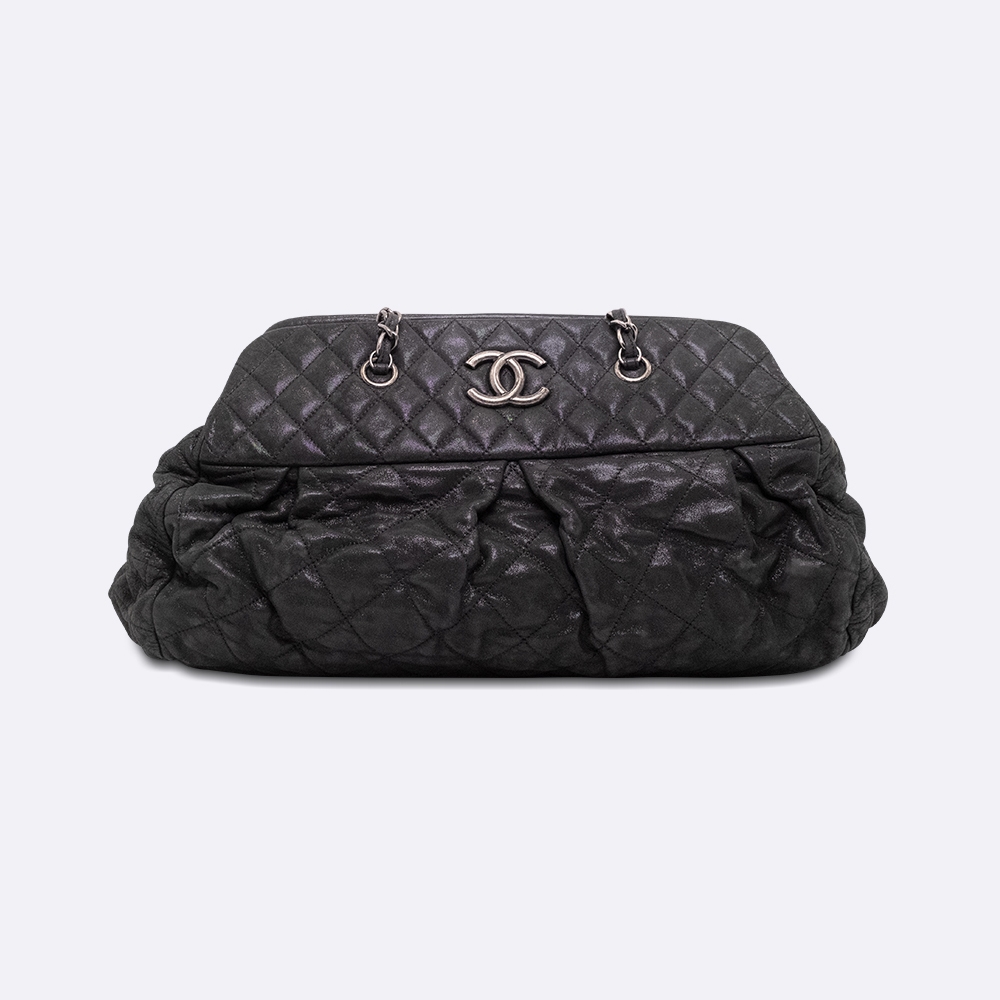 CHANEL-BOWLINGBAG-BLACK-IRIDESCENTCALFSKIN-DSCF0275.jpg