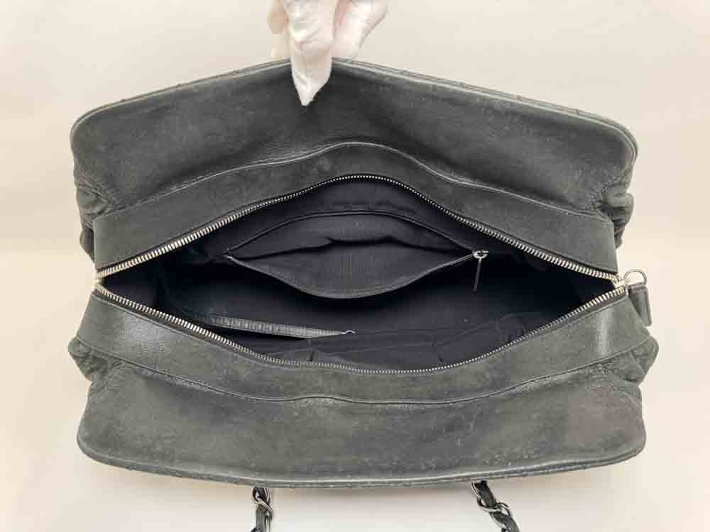 CHANEL-BOWLINGBAG-BLACK-IRIDESCENTCALFSKIN-IMG_8148.jpg
