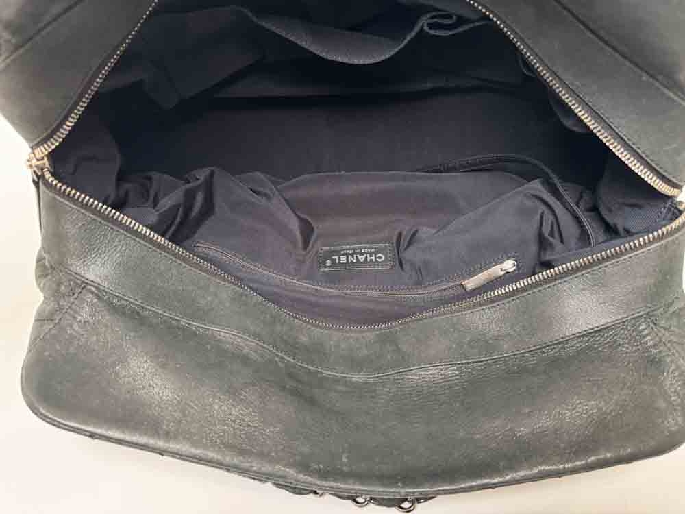 CHANEL-BOWLINGBAG-BLACK-IRIDESCENTCALFSKIN-IMG_8151.jpg