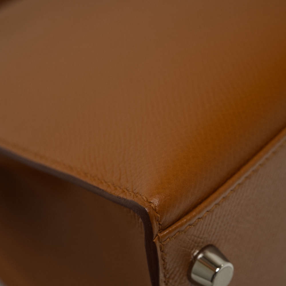 HERMES-KELLYLETTRE-28-GOLD-EPSOM-8101 corner3.jpg