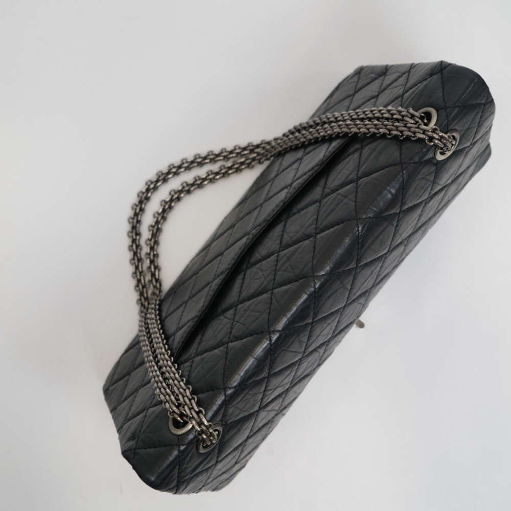CHANEL-2.55REISSUE227-BLACK-AGEDCALFSKIN-8290 topdown.jpg