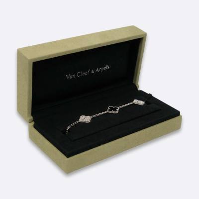 VAN CLEEF AND ARPELS VINTAGE ALHAMBRA BRACELET, 5 MOTIFS BLACK, WHITE 18K WHITE GOLD