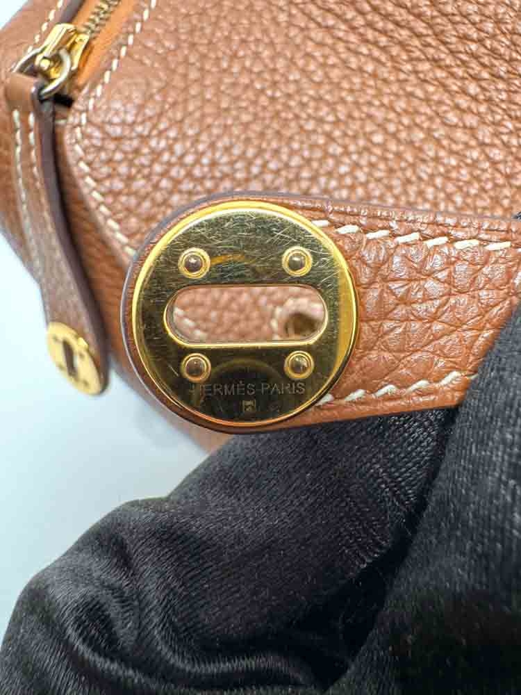 HERMES-LINDY-MINI-GOLD-CLEMENCE-IMG_5576.jpg