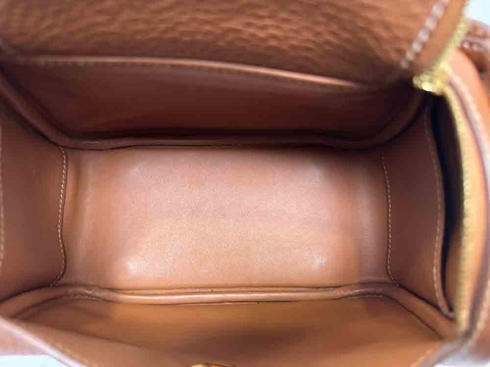 HERMES-LINDY-MINI-GOLD-CLEMENCE-IMG_5600.jpg