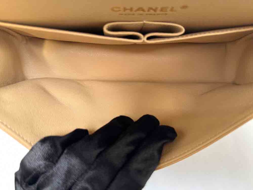 CHANEL-CLASSICHANDBAG-SMALL-BEIGE-CAVIAR-IMG_9407.jpg