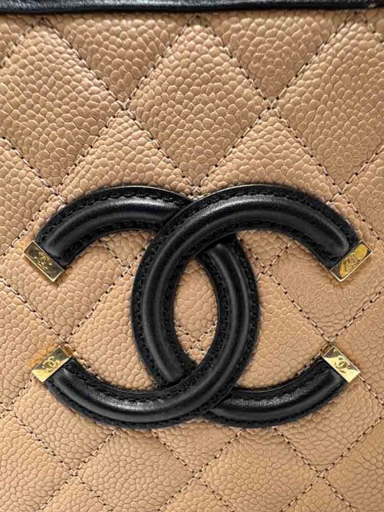 CHANEL-FILIGREEVANITY-MEDIUM-BEIGE-CAVIAR-IMG_9317.jpg