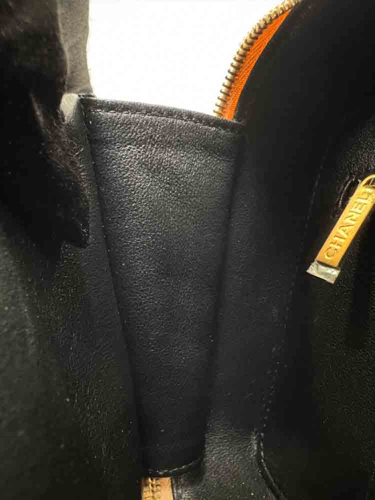 CHANEL-FILIGREEVANITY-MEDIUM-BEIGE-CAVIAR-IMG_9343.jpg