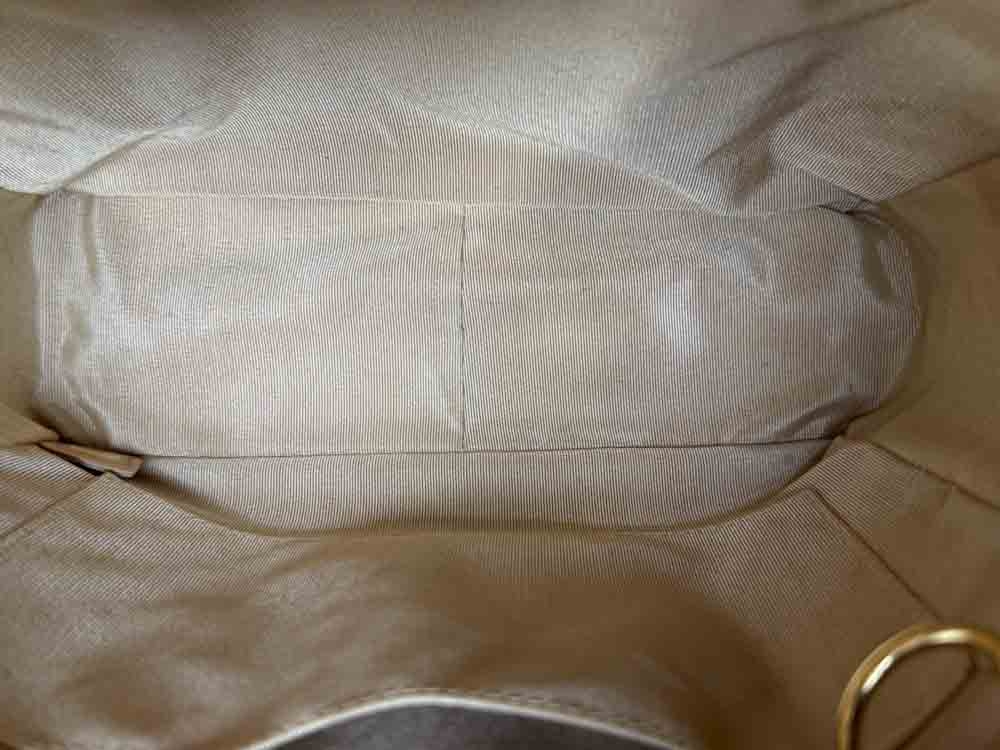 CHANEL-PSTPETITESHOPPINGTOTE-24-BEIGE-CAVIAR-IMG_7461.jpg