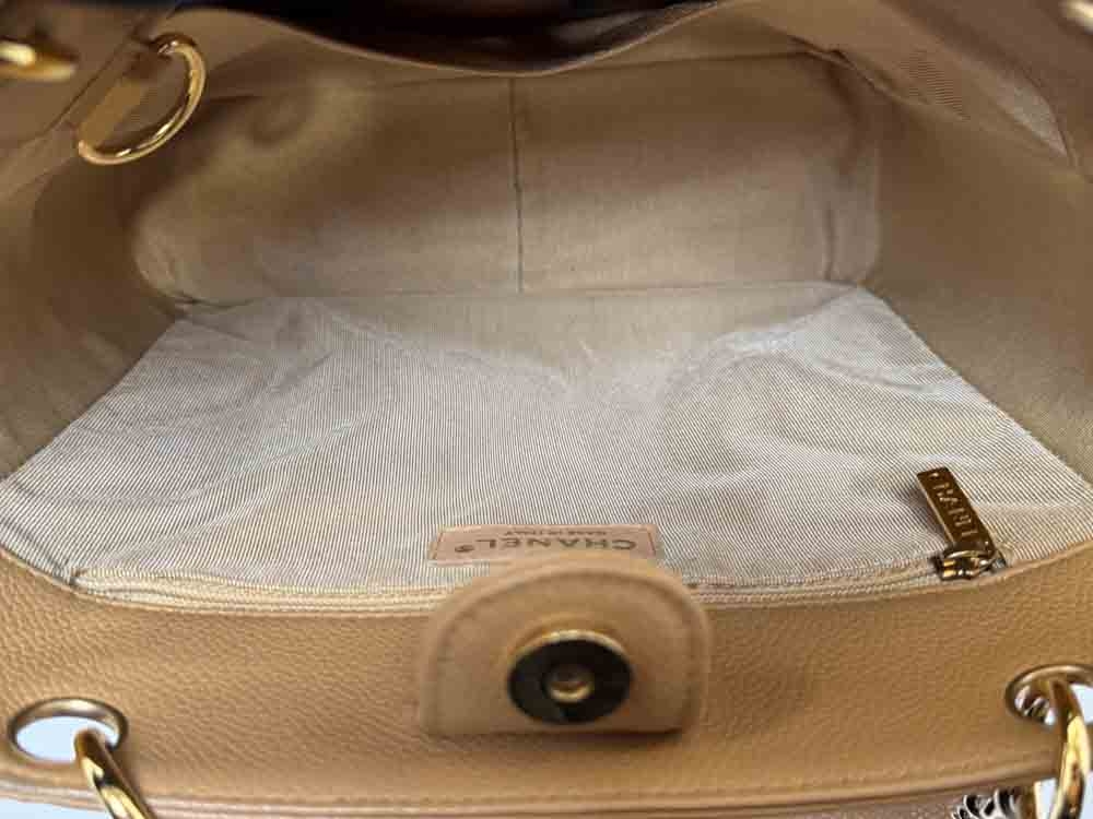 CHANEL-PSTPETITESHOPPINGTOTE-24-BEIGE-CAVIAR-IMG_7462.jpg
