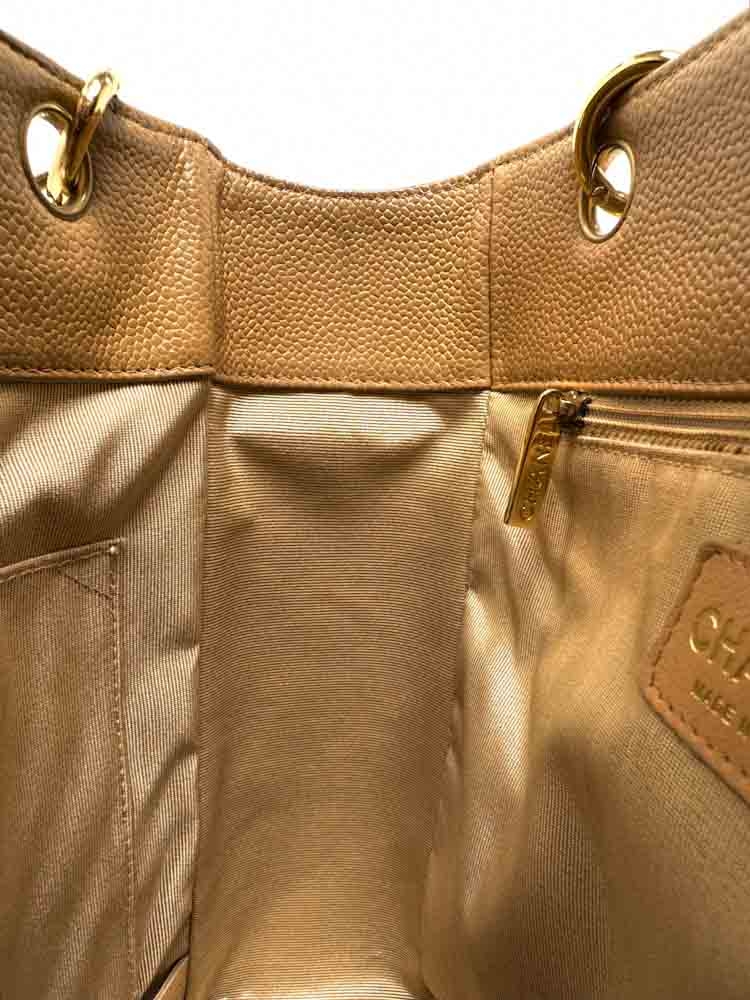 CHANEL-PSTPETITESHOPPINGTOTE-24-BEIGE-CAVIAR-IMG_7466.jpg