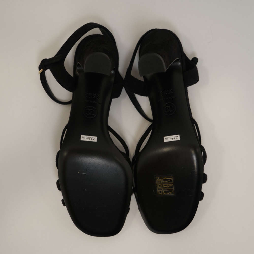 CHANEL-SHOES-36.5-BLACK-SUEDE-8398 soles.jpg