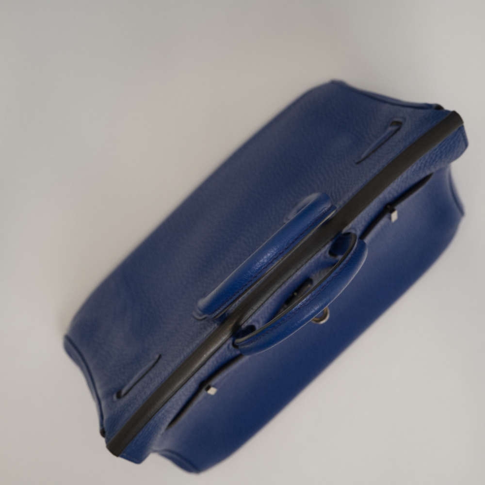 HERMES-BIRKIN-25-BLEUELECTRIQUE-CLEMENCE-8416 topdown.jpg