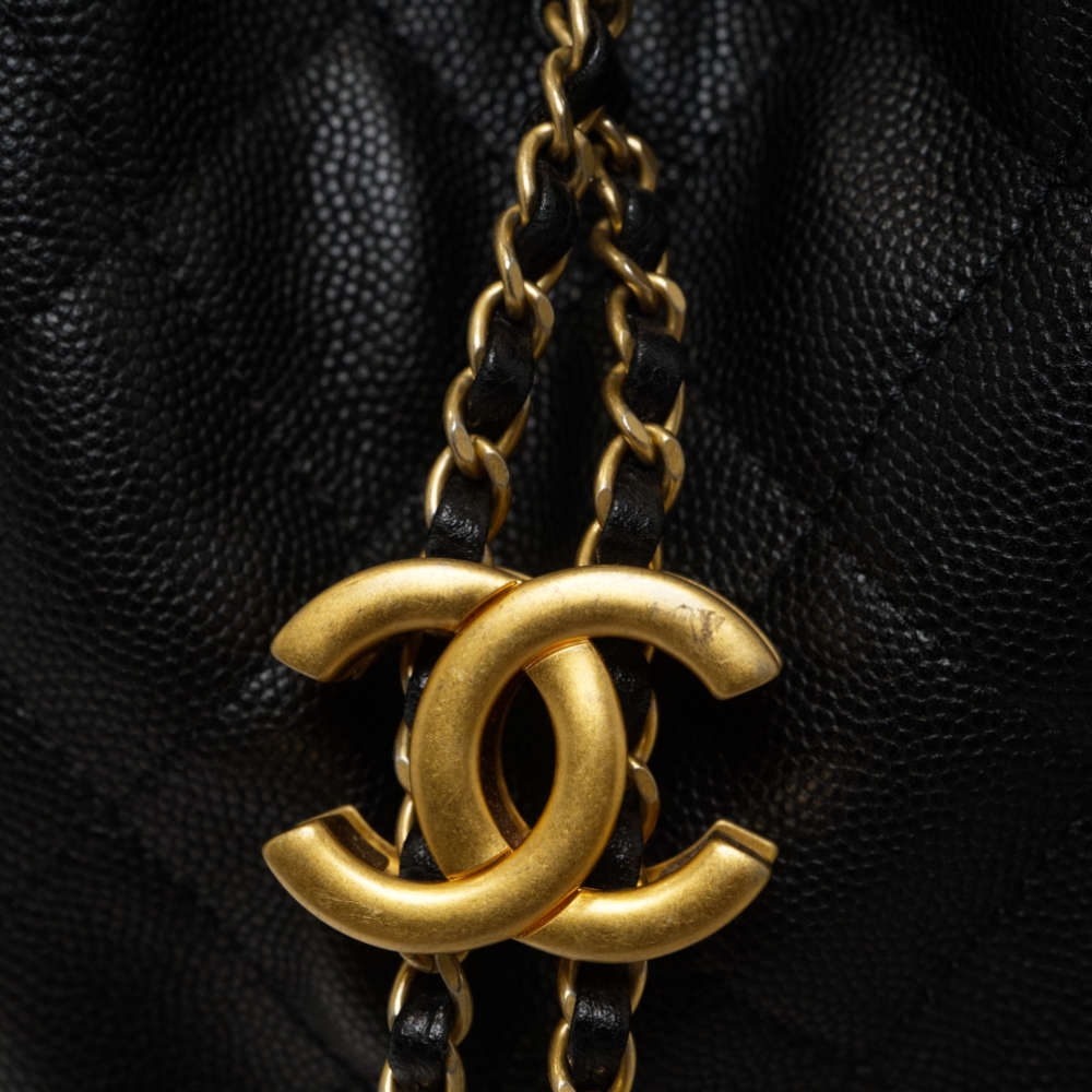 CHANEL-CHANEL25-MEDIUM-BLACK-CAVIAR-8451 hw4.jpg