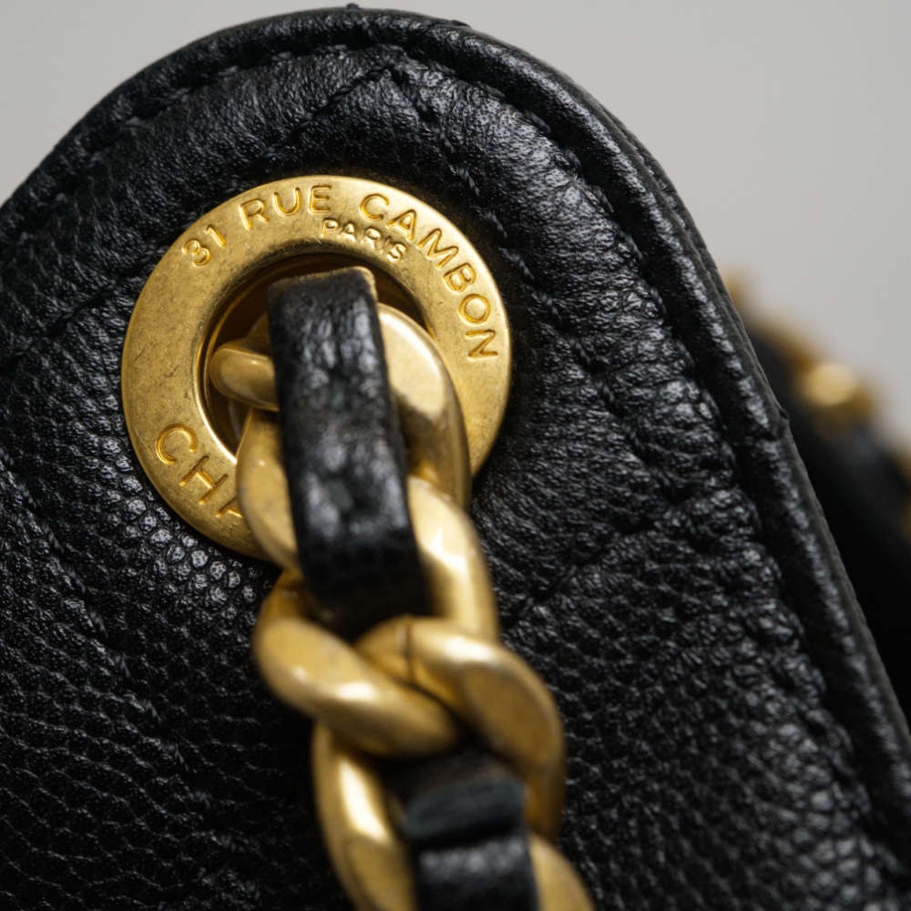 CHANEL-CHANEL25-MEDIUM-BLACK-CAVIAR-8451 hw5.jpg