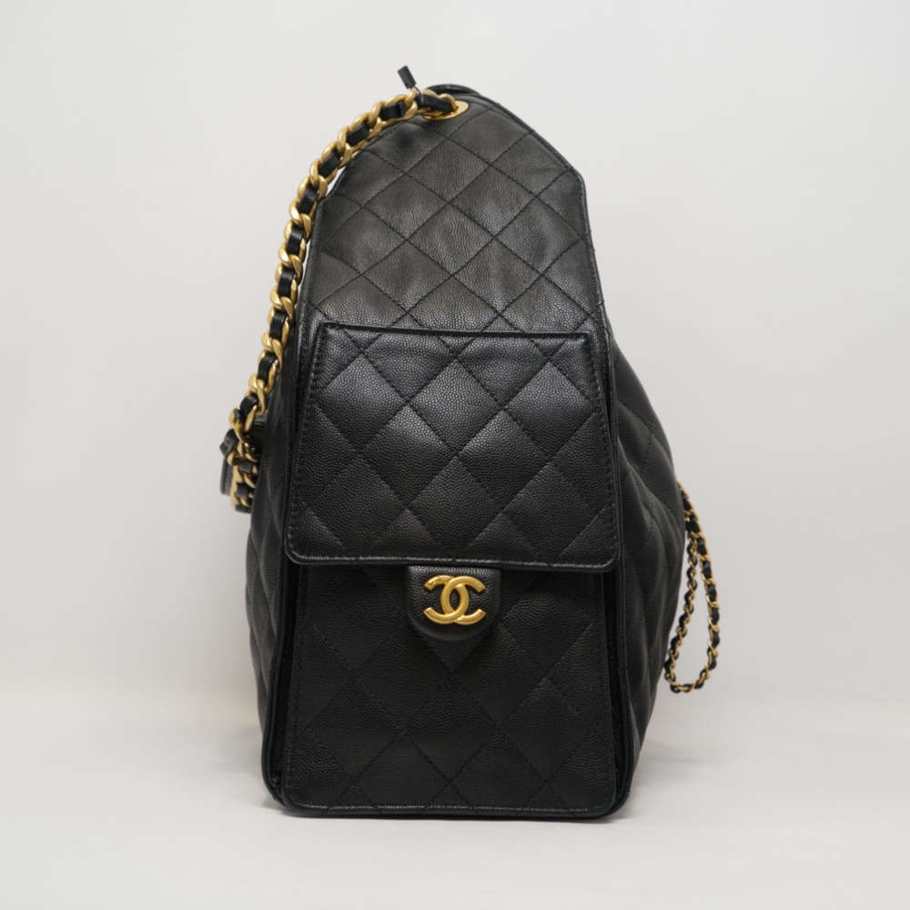 CHANEL-CHANEL25-MEDIUM-BLACK-CAVIAR-8451 side2.jpg