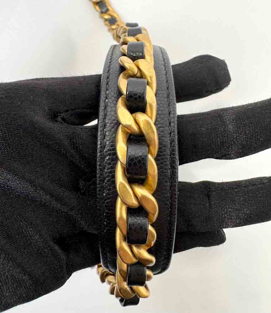 CHANEL-CHANEL25-MEDIUM-BLACK-CAVIAR-IMG_0735.jpg