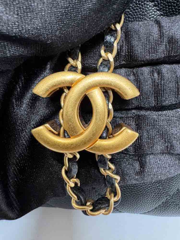 CHANEL-CHANEL25-MEDIUM-BLACK-CAVIAR-IMG_0760.jpg