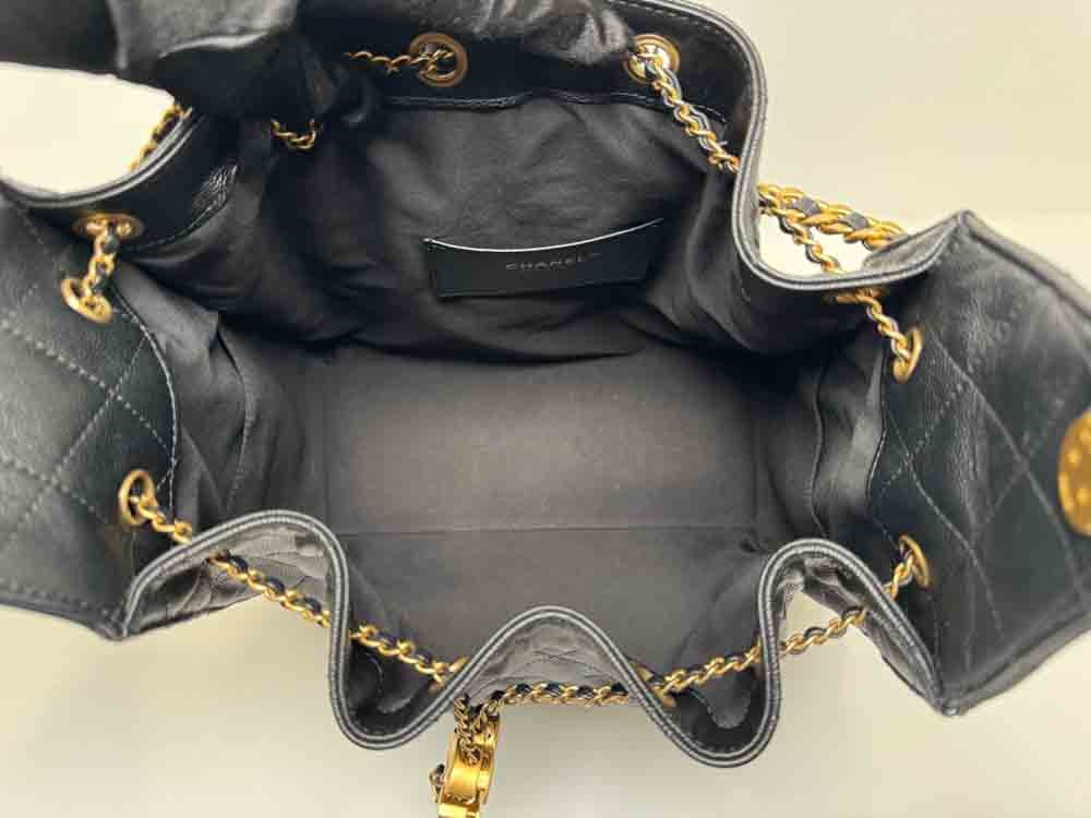 CHANEL-CHANEL25-MEDIUM-BLACK-CAVIAR-IMG_0762.jpg