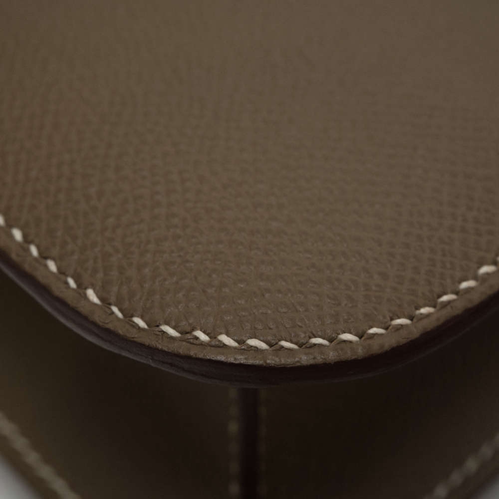 HERMES-CONSTANCEMIRROR-1-24-ETOUPE-EPSOM-8450 corner3.jpg