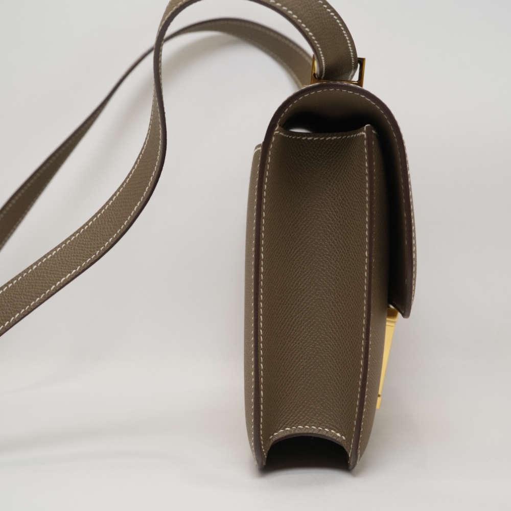 HERMES-CONSTANCEMIRROR-1-24-ETOUPE-EPSOM-8450 side.jpg