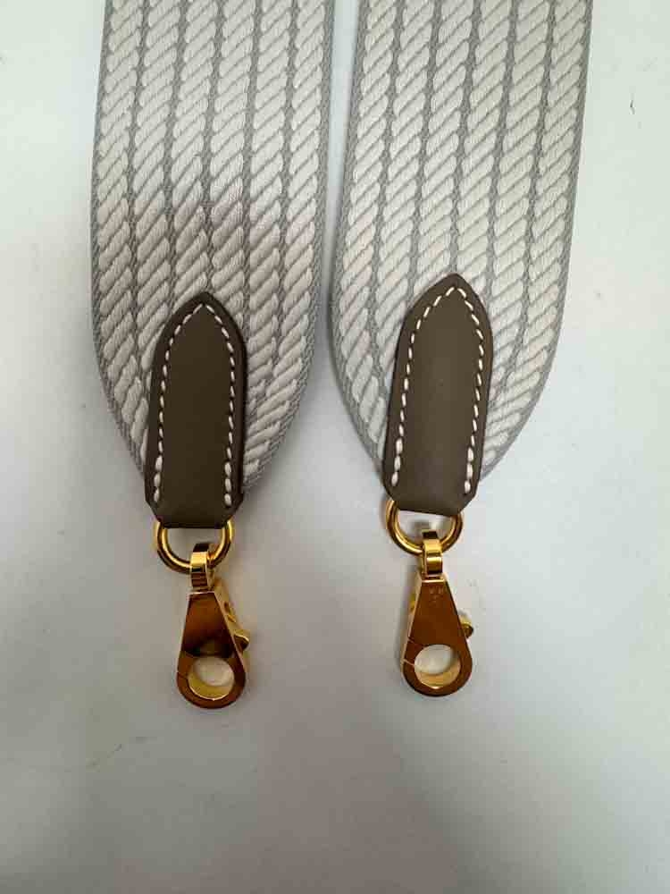 HERMES-SANGLECAVALEBAGSTRAP-105CM-GRISPERLE-CANVAS-Photo 15-9-26, 3 41 57 PM (1).jpg